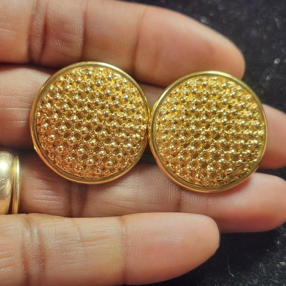 Joan Rivers Gold Tone Textured Caviar Bead Round Clip On Button Earrings Vintage
